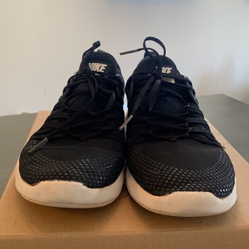 Nike Free Runs - Picture 4 of 11